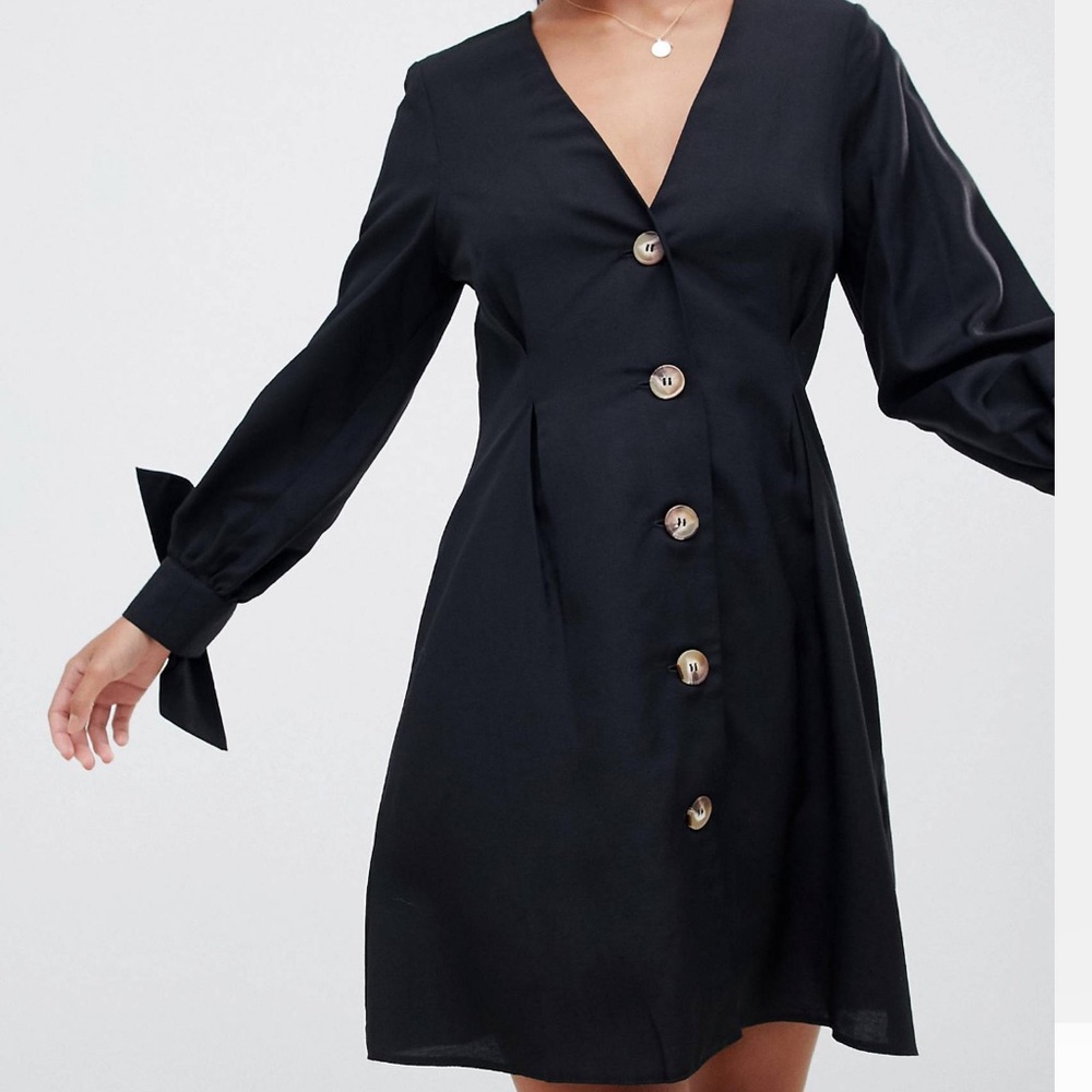 ASOS DESIGN Petite button through mini skater dress with tie sleeves - Picture 3 of 6